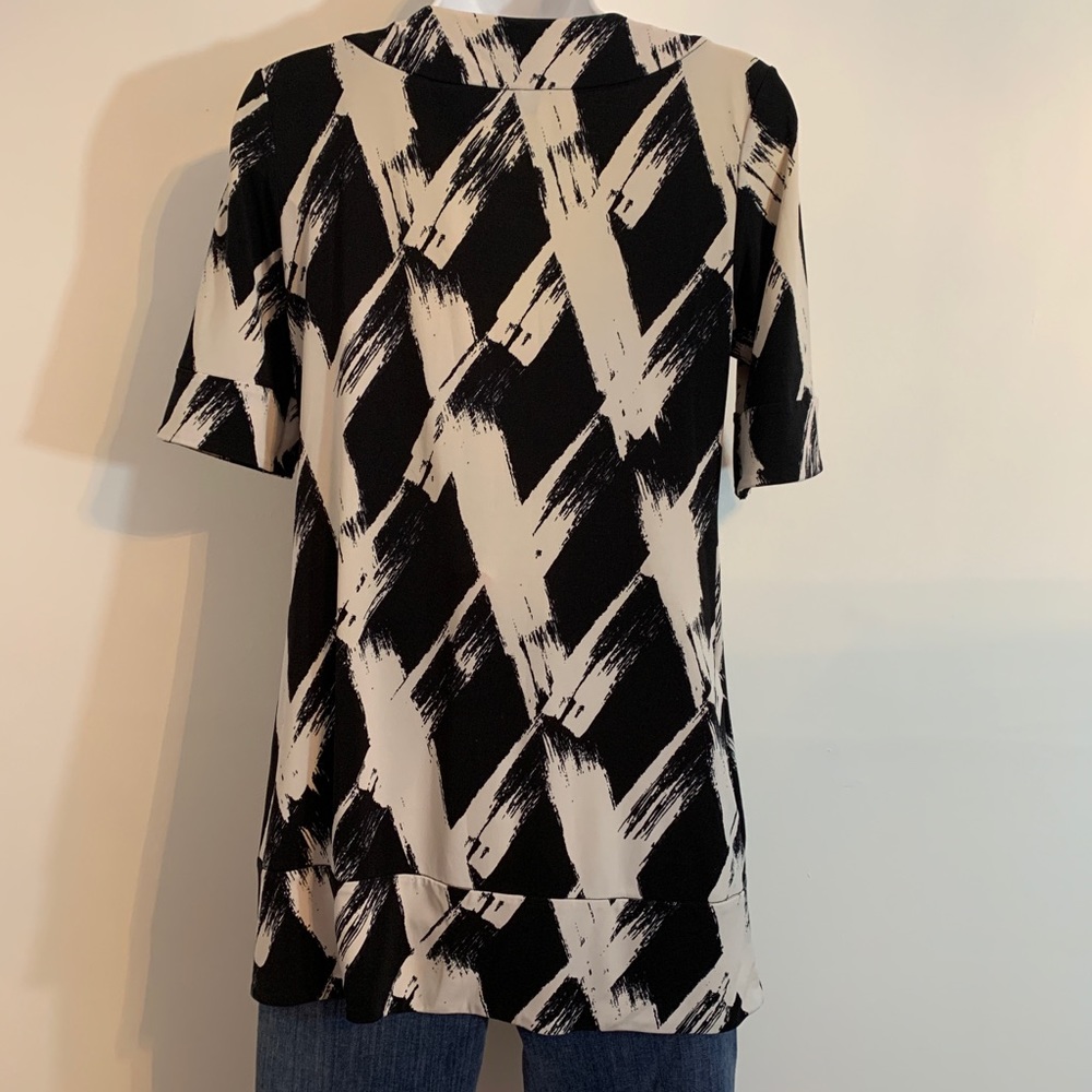 Black and white print top by NY&Co. size small - Picture 5 of 6